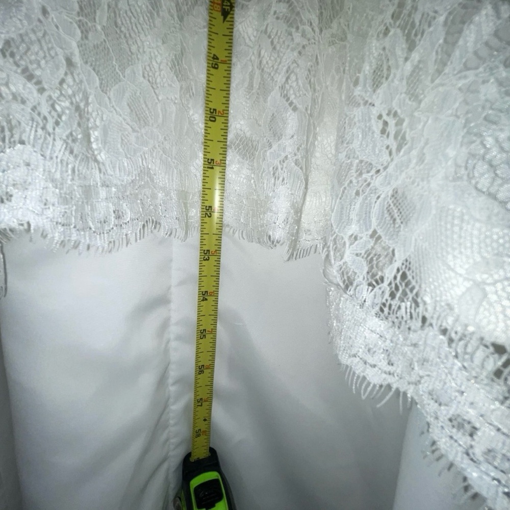 Elegant White Lace Dress - Picture 8 of 9